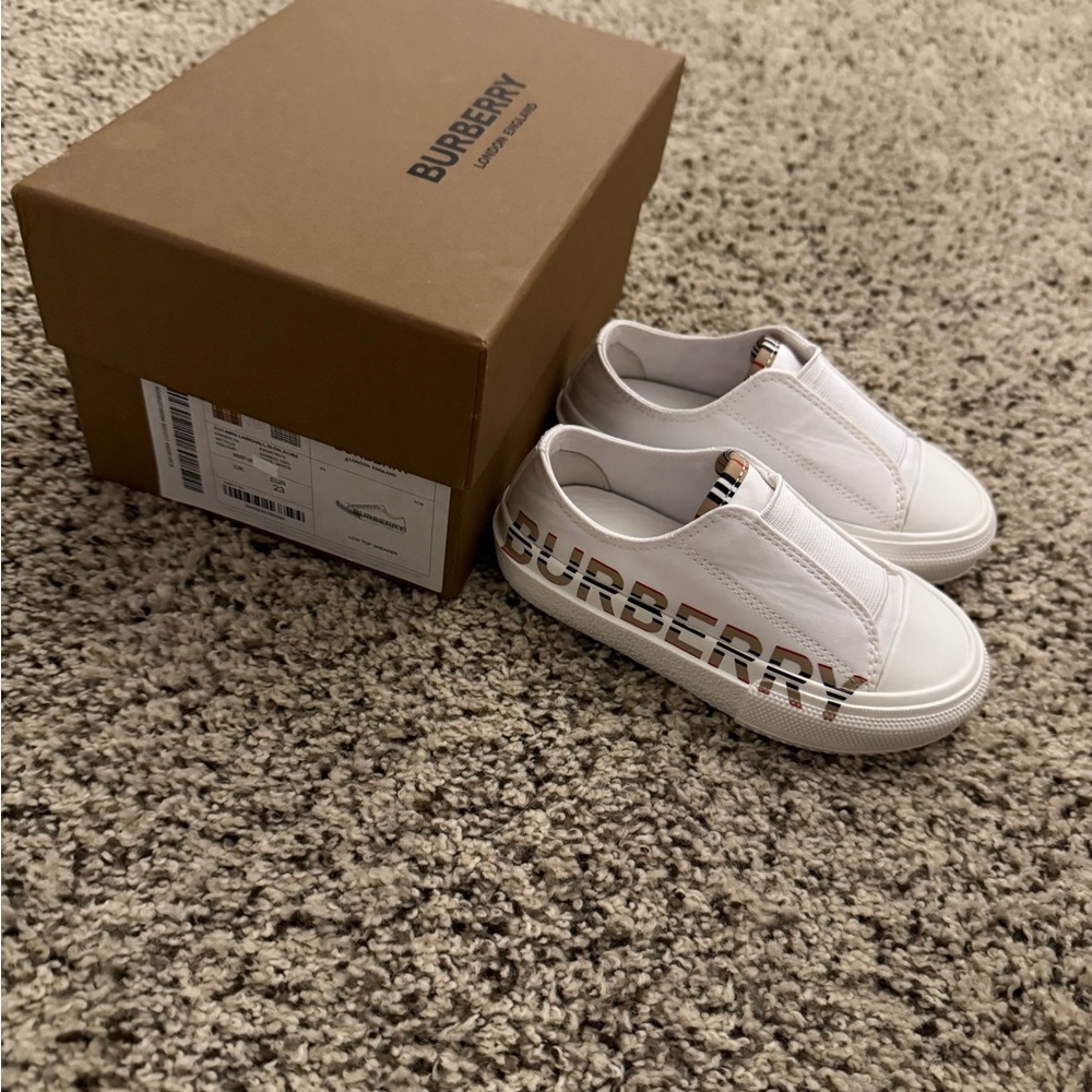 Burberry White Slip-On Toddler Sneakers size 7 (eu 23)